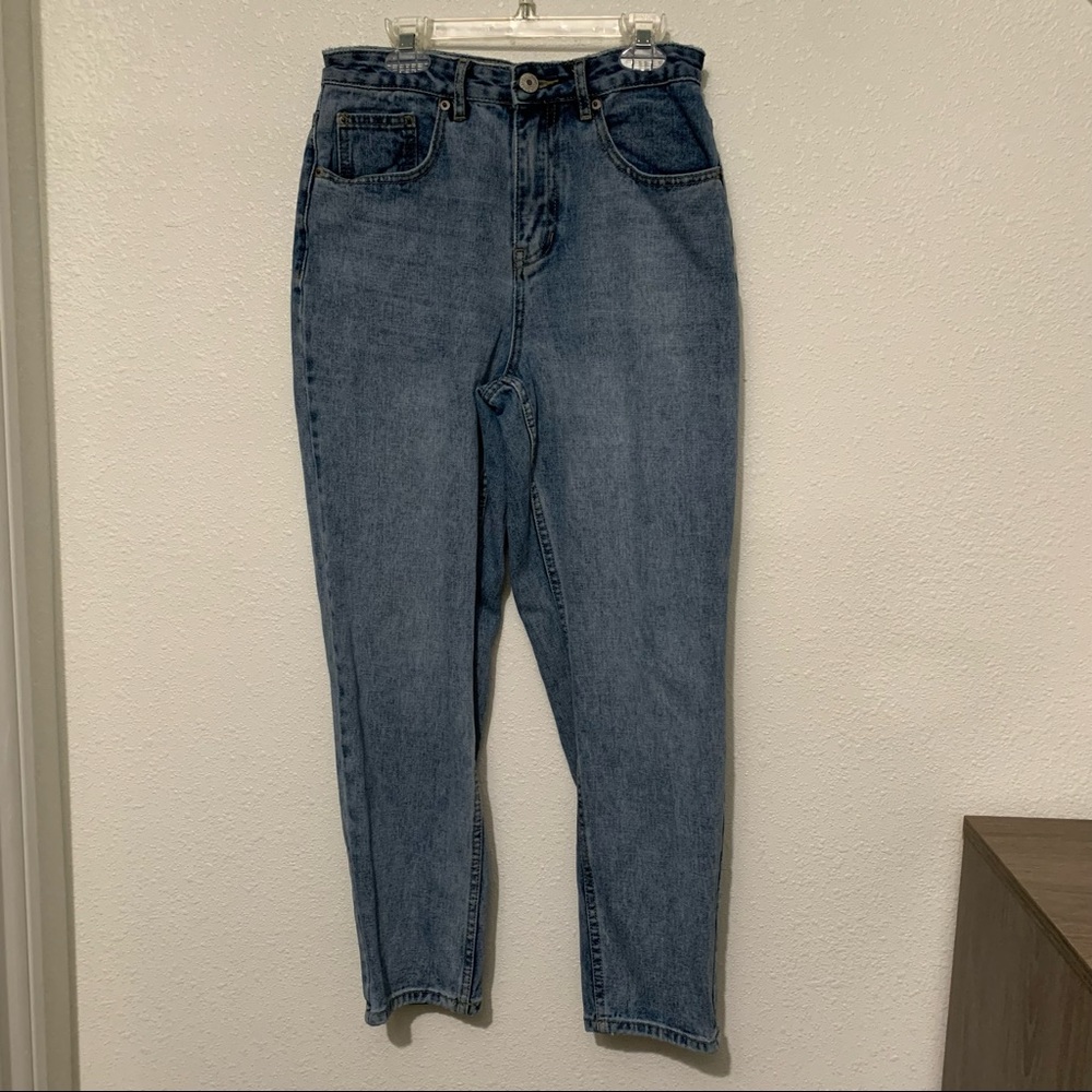 Vintage Looking Comfortable High Waisted Jeans Juniors